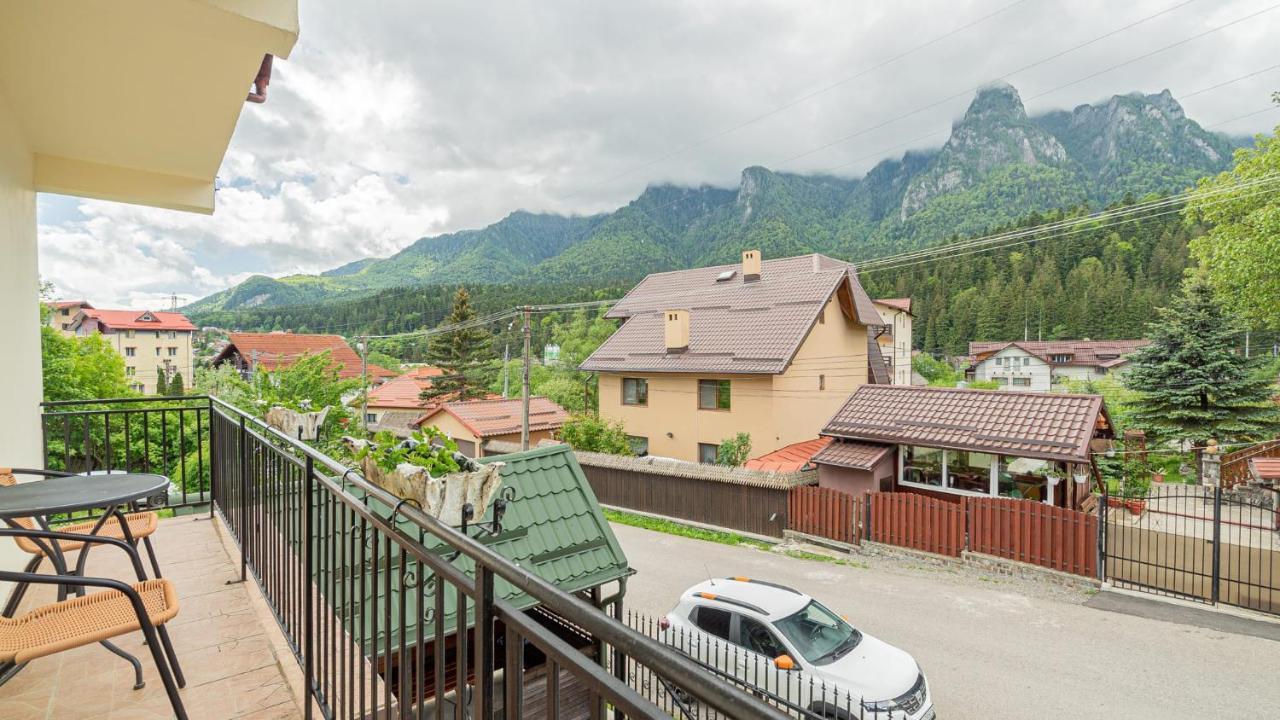Отель Casa Zura Буштени Экстерьер фото